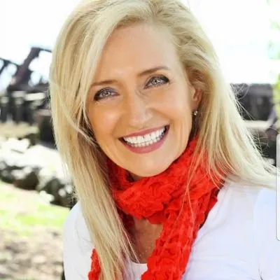 Vicky DeRosa